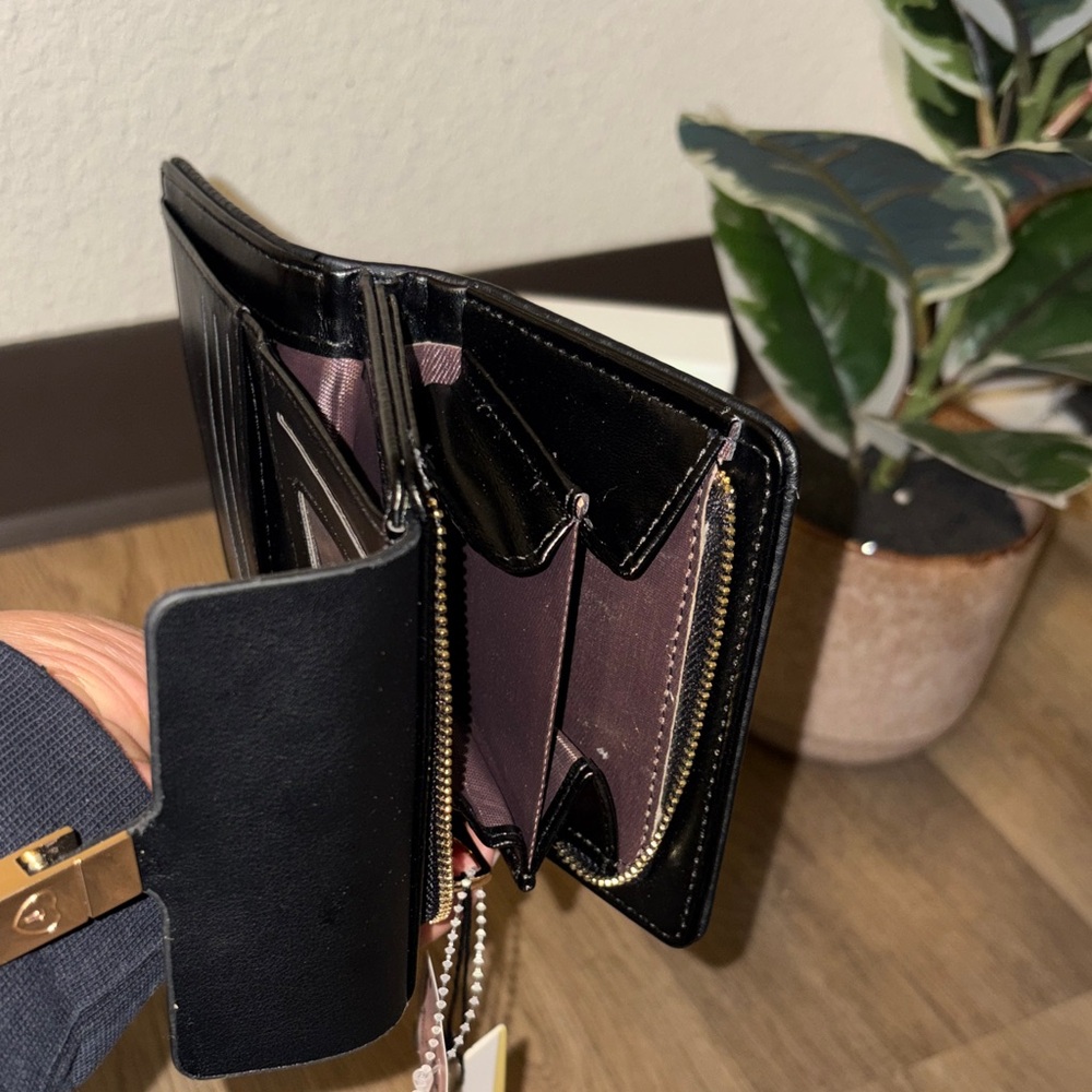 Black Leather Small Fold Wallet - Picture 9 of 14